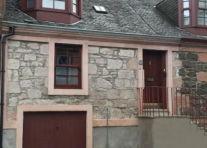 Old Fisherman\'S Cottage